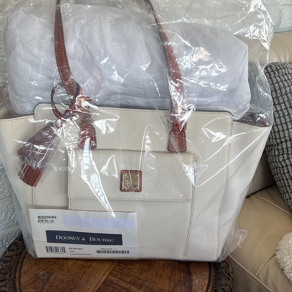 Large Pebble Grain East West Shopper - Picture 5 of 9